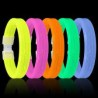 Maxi braccialetto fascia glow fluo luce effetto luminoso in blister appendibile